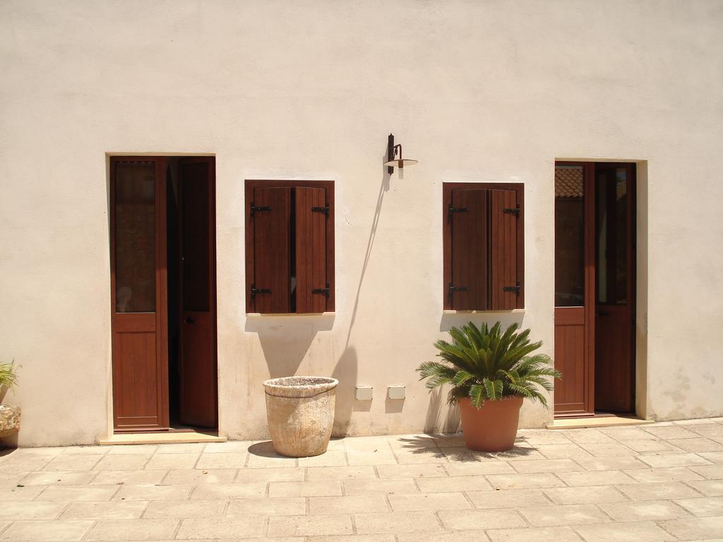 Azienda Agrituristica Masseria La Verna Patu Exterior photo